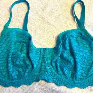 Wacoal B’TEMPED 38D UNLINED WIRED TURQUOISE SOFT LACY BRA.